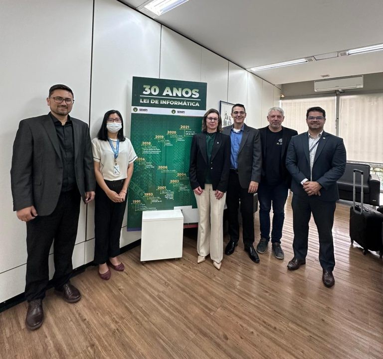 Membros do H.IAAC visitam o MCTI em Brasília